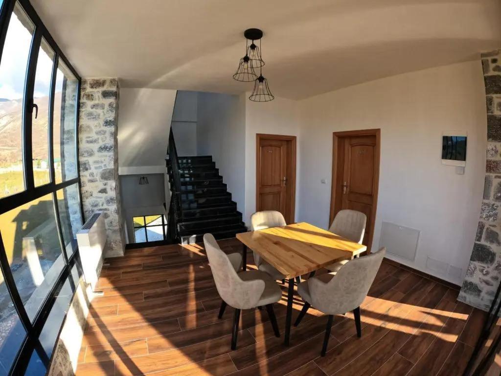 Bujtina Vrenezi Hotel Peshkopi Exterior foto