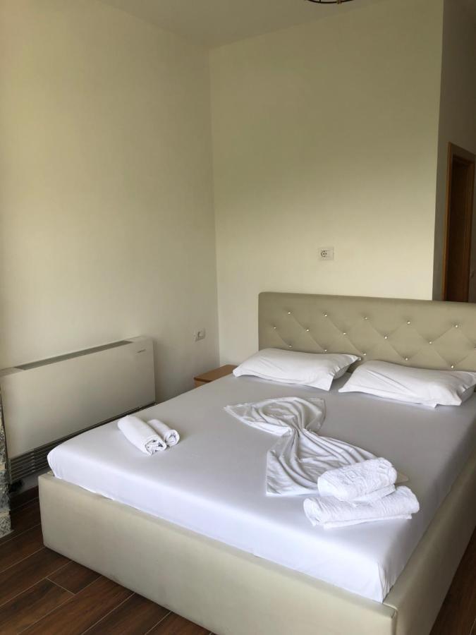 Bujtina Vrenezi Hotel Peshkopi Exterior foto